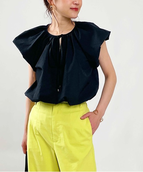 DIARIUM（ディアリウム）の「バルーンスリーブギャザーブラウス（シャツ/ブラウス・レディース・オフホワイト/ブラック・M）」の2枚目の写真