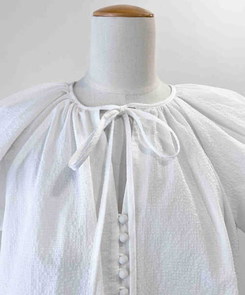 DIARIUM（ディアリウム）の「バルーンスリーブギャザーブラウス（シャツ/ブラウス・レディース・オフホワイト/ブラック・M）」の9枚目の写真