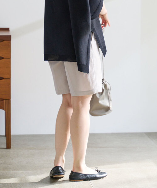 IENA(イエナ)の「ドライツイルバミューダパンツ(その他パンツ・レディース・アイボリー/ネイビー・38/36)」の5枚目の写真