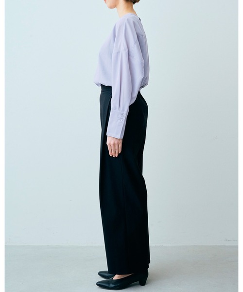 IEDIT(イディット)の「IEDIT ヴィンテージ風スパンローン素材のしわが気になりにくいシャツライクトップス(シャツ/ブラウス・レディース・ブラック/パープル/チャコール・MEDIUM/LARGE/X-LARGE/XX-LARGE/XXX-LARGE/SMALL)」の7枚目の写真