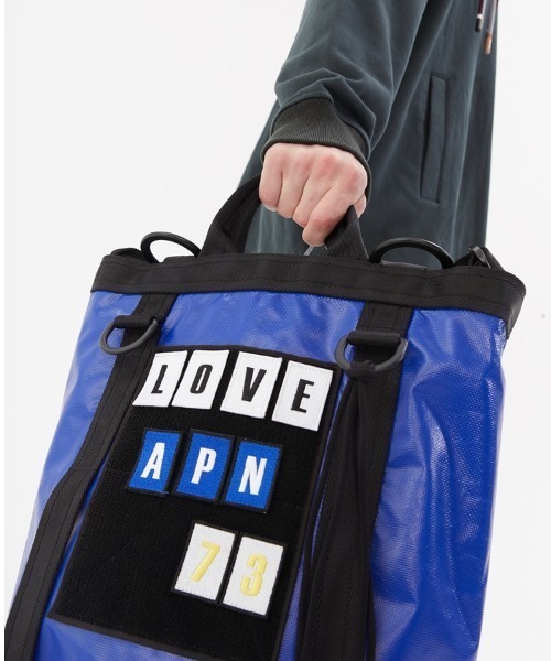 JNBY（ジェーエヌビーワイ）の「APN 3WAY PVC Polyester Tote Bag / トートバッグ（トートバッグ・レディース・ブラック/イエロー/オレンジ/ブルー・ONE SIZE）」の3枚目の写真