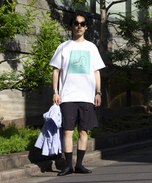 GLOSTER（グロスター）の「イラストレーター【ogwillust/オガワナツミ】 コラボTシャツ vol2（Tシャツ/カットソー・メンズ・チャコールグレー/ホワイト・M/L）」の6枚目の写真