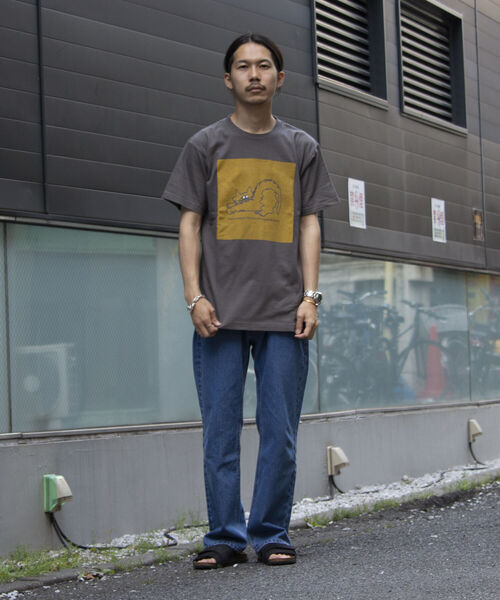 GLOSTER（グロスター）の「イラストレーター【ogwillust/オガワナツミ】 コラボTシャツ vol2（Tシャツ/カットソー・メンズ・チャコールグレー/ホワイト・M/L）」の11枚目の写真