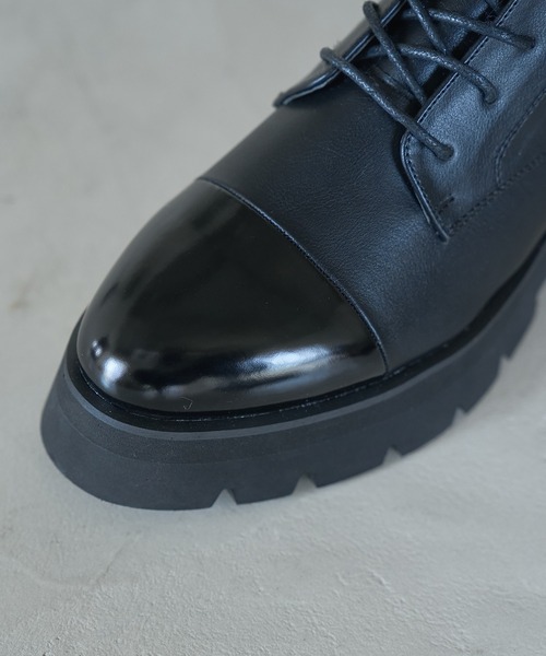 Juze（ジュゼ）の「【軽量】切り替えレースアップブーツ（ブーツ・レディース・ブラック・L/M/S）」の2枚目の写真