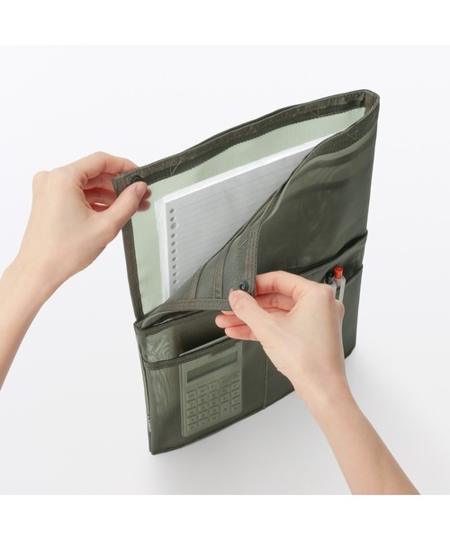 無印良品（ムジルシリョウヒン）の「ナイロンメッシュバッグインバッグ　Ａ４サイズ用　タテ型（エコバッグ/サブバッグ・メンズ・グレー・A4）」の9枚目の写真
