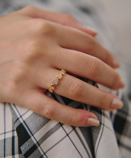 crafty(クラフティー)の「金属アレルギー/ハートジルコニアリング/サージカルステンレス(リング・レディース・ゴールド・FREE)」の2枚目の写真