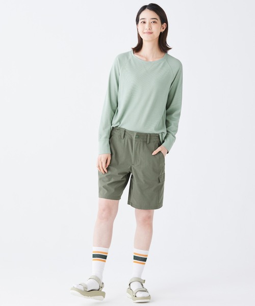 L.L.Bean(エルエルビーン)の「アンシュリンカブル・ミニワッフル・ティ、長袖 クルーネック 米国フィット・プチ(Tシャツ/カットソー・レディース・アイボリー/ブルーグリーン/セージグリーン/クリーム・SMALL/MEDIUM/LARGE/X-SMALL)」の11枚目の写真