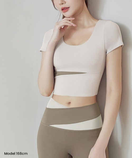 SAISON DE PAPILLON（セゾンドパピヨン）の「カップ付半袖トップ タンクトップ（スポーツブラ・レディース・ベージュ/パープル/ブルー/ブラック/グリーン・M/L）」の2枚目の写真