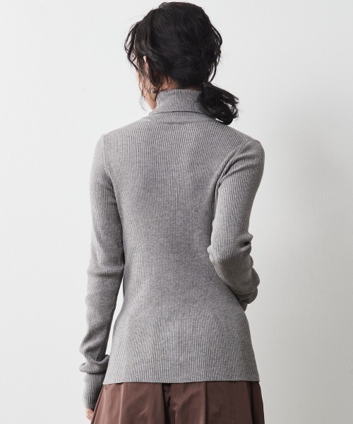 CHIC STYLE(シックスタイル)の「<大きいサイズ>ロングスリーブタートルニットプルオーバー シックスタイル(ニット/セーター・レディース・ブラック/アイボリー/グレー・L/5L/3L/4L/LL)」の22枚目の写真