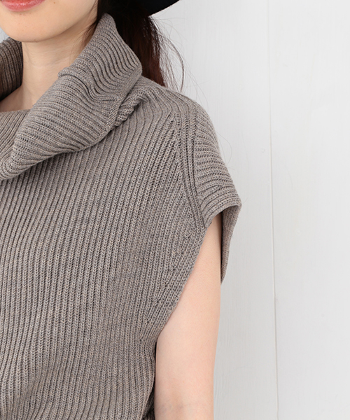 Ray BEAMS(レイビームス)の「■RBS / フリンジ タートル ニットベスト(ニット/セーター・レディース・グレー/ブラウン/ネイビー・ONE SIZE)」の8枚目の写真