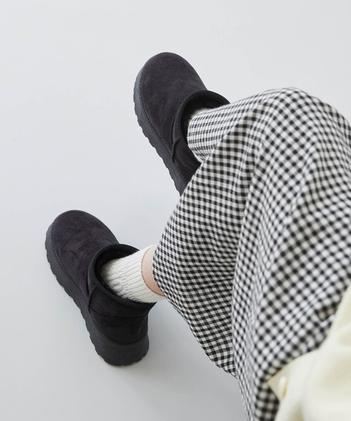 welleg（ウェレッグ）の「厚底ムートンブーツ（ブーツ・レディース・ダークブラウン/ベージュ系/ブラック・LL/L/M）」の4枚目の写真