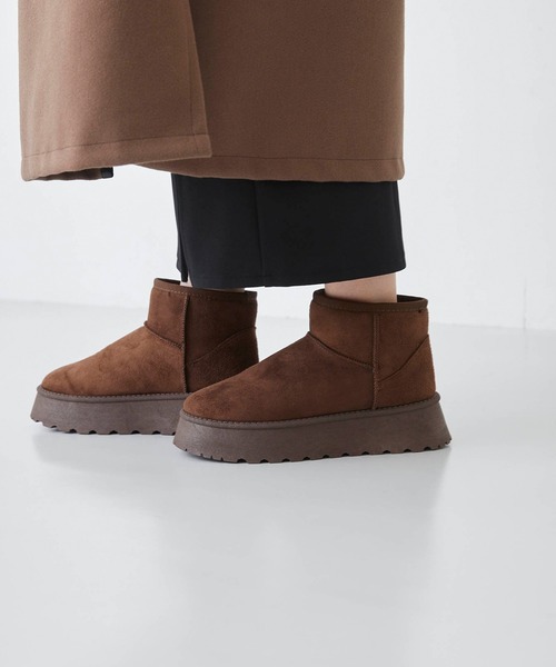 welleg（ウェレッグ）の「厚底ムートンブーツ（ブーツ・レディース・ダークブラウン/ベージュ系/ブラック・LL/L/M）」の15枚目の写真