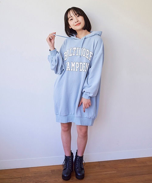 LOVETOXIC（ラブトキシック）の「カレッジＢＩＧパーカワンピース（ワンピース・キッズ・ブラック/サックスブルー/グリーン/ホワイト系その他・L/SS/S/M）」の4枚目の写真