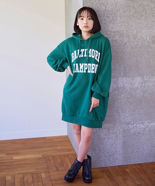 LOVETOXIC（ラブトキシック）の「カレッジＢＩＧパーカワンピース（ワンピース・キッズ・ブラック/サックスブルー/グリーン/ホワイト系その他・L/SS/S/M）」の3枚目の写真