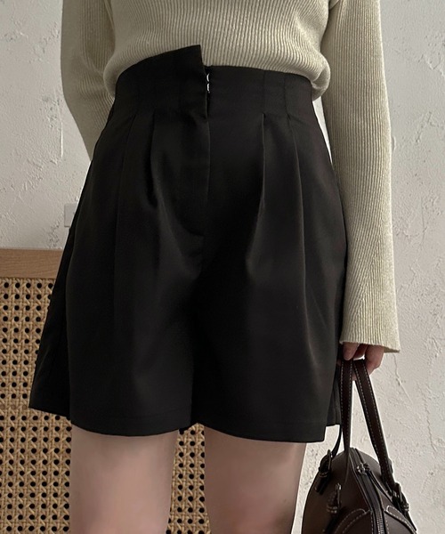 apres jour clair（アプレジュールクレア）の「【apres jour clair】アシメショートパンツ【ZOZOTOWN限定アイテム】（その他パンツ・レディース・ブラック/ブラウン系その他・フリー/X-LARGE）」の2枚目の写真