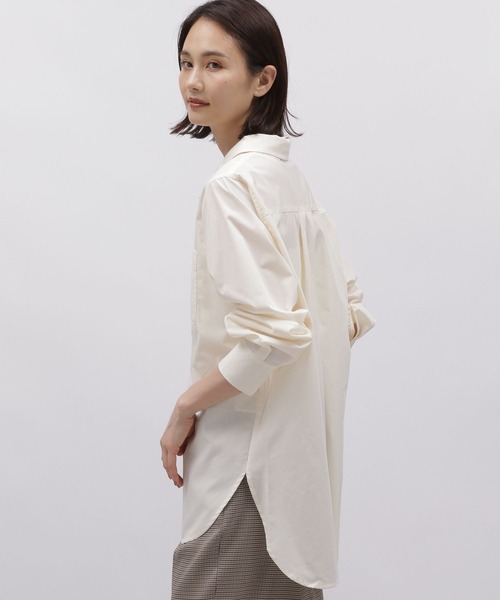 LAKOLE（ラコレ）の「ラウンドヘムシャツ / 982193（シャツ/ブラウス・レディース・ライトベージュ/サックスブルー/オフホワイト・MEDIUM/SMALL）」の5枚目の写真