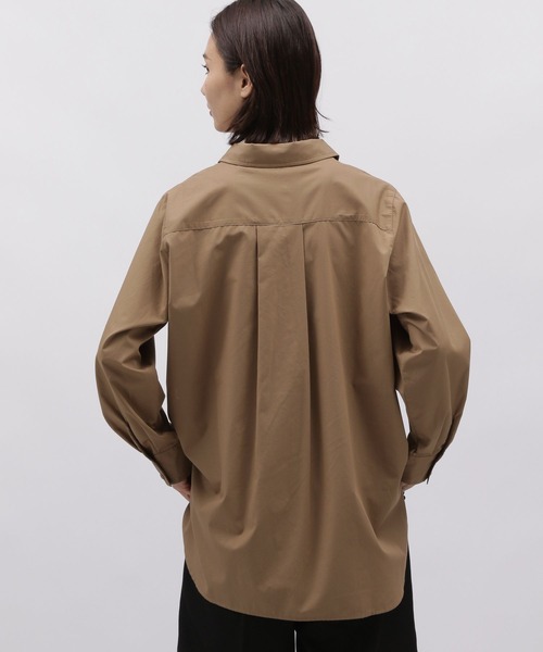 LAKOLE（ラコレ）の「ラウンドヘムシャツ / 982193（シャツ/ブラウス・レディース・ライトベージュ/サックスブルー/オフホワイト・MEDIUM/SMALL）」の9枚目の写真