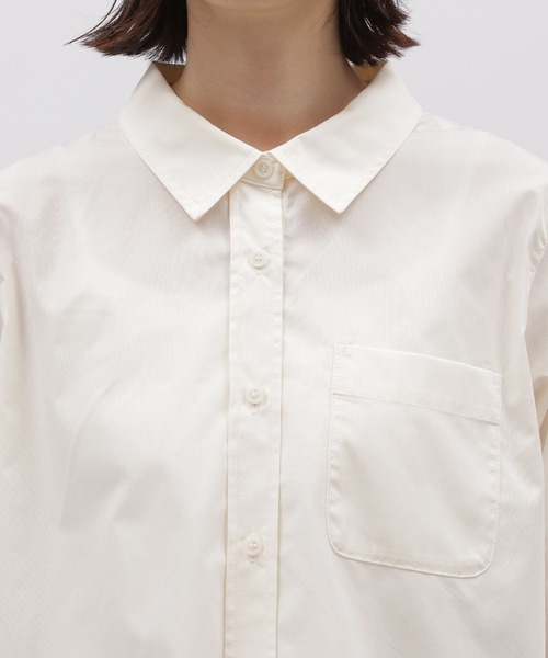 LAKOLE（ラコレ）の「ラウンドヘムシャツ / 982193（シャツ/ブラウス・レディース・ライトベージュ/サックスブルー/オフホワイト・MEDIUM/SMALL）」の15枚目の写真