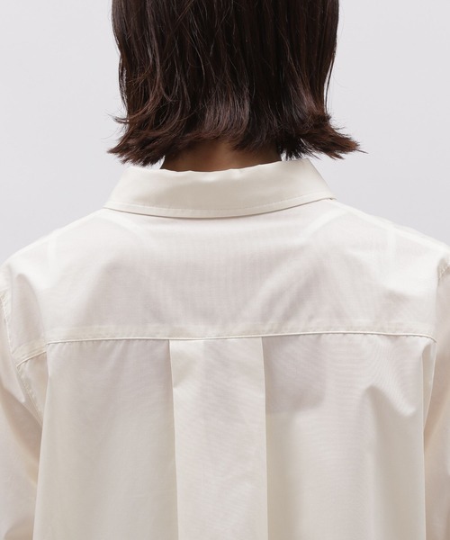 LAKOLE（ラコレ）の「ラウンドヘムシャツ / 982193（シャツ/ブラウス・レディース・ライトベージュ/サックスブルー/オフホワイト・MEDIUM/SMALL）」の19枚目の写真