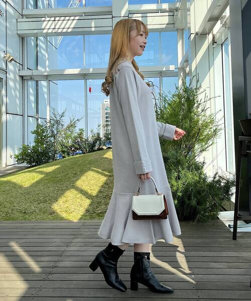 couture brooch（クチュールブローチ）の「◆【オフィス・通勤もOK】裾ペプラムニットワンピース（ワンピース・レディース・ライトグレー/ブラック/ブラウン系・38/42）」の15枚目の写真