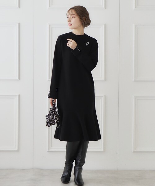 couture brooch（クチュールブローチ）の「◆【オフィス・通勤もOK】裾ペプラムニットワンピース（ワンピース・レディース・ライトグレー/ブラック/ブラウン系・38/42）」の17枚目の写真