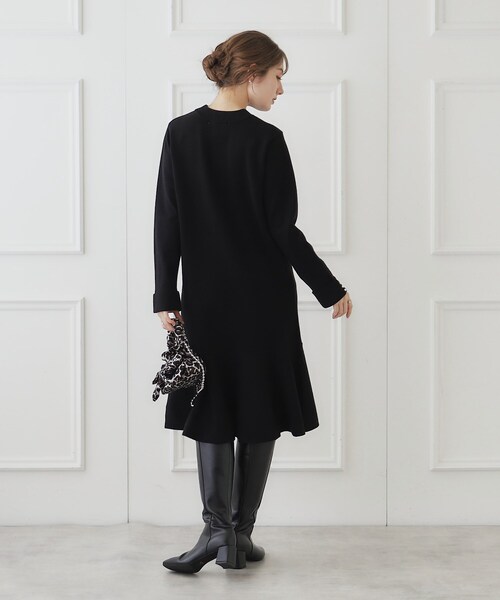 couture brooch（クチュールブローチ）の「◆【オフィス・通勤もOK】裾ペプラムニットワンピース（ワンピース・レディース・ライトグレー/ブラック/ブラウン系・38/42）」の19枚目の写真