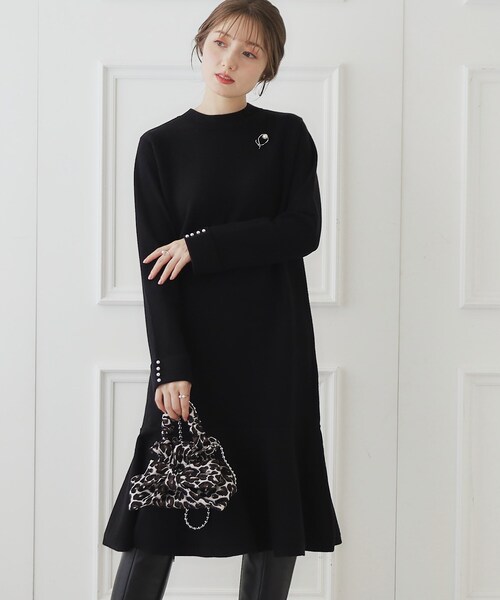 couture brooch（クチュールブローチ）の「◆【オフィス・通勤もOK】裾ペプラムニットワンピース（ワンピース・レディース・ライトグレー/ブラック/ブラウン系・38/42）」の20枚目の写真