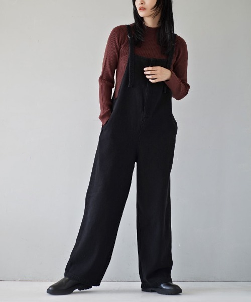 zootie(ズーティー)の「フロントジッパー 裏起毛 デニムサロペット(サロペット/オーバーオール・レディース・インディゴブルー/ブラック・フリー)」の2枚目の写真