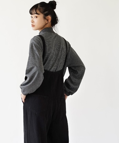 zootie(ズーティー)の「フロントジッパー 裏起毛 デニムサロペット(サロペット/オーバーオール・レディース・インディゴブルー/ブラック・フリー)」の7枚目の写真