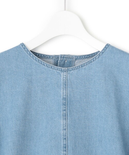 23区(ニジュウサンク)の「【Oggi4月号掲載/洗える】23区DENIM ライトダンガリー ブラウス(シャツ/ブラウス・レディース・スカイブルー系/ターコイズブルー系・48/46/44)」の15枚目の写真