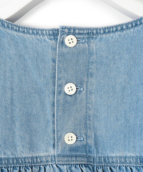 23区(ニジュウサンク)の「【Oggi4月号掲載/洗える】23区DENIM ライトダンガリー ブラウス(シャツ/ブラウス・レディース・スカイブルー系/ターコイズブルー系・48/46/44)」の18枚目の写真
