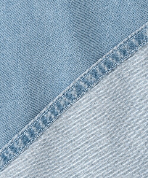 23区(ニジュウサンク)の「【Oggi4月号掲載/洗える】23区DENIM ライトダンガリー ブラウス(シャツ/ブラウス・レディース・スカイブルー系/ターコイズブルー系・48/46/44)」の19枚目の写真