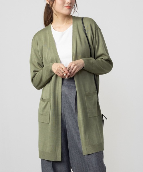 NAVY(ネイビー)の「NAVY 洗えるニット カーディガン+Tシャツセット アンサンブル(ニット/セーター・レディース・ベージュ/ライトグレー/ブラック×ホワイト/ライトカーキ・M/L)」の4枚目の写真