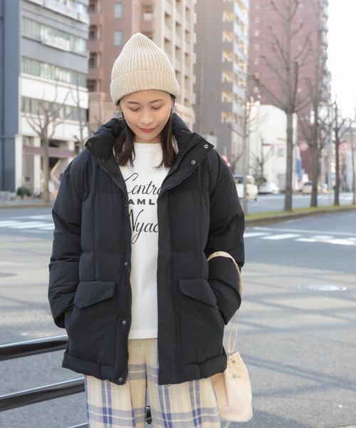 URBAN RESEARCH DOORS（アーバンリサーチドアーズ）の「スタンド中綿ブルゾン（ブルゾン・レディース・アイボリー/ブラック/チャコールグレー・MEDIUM）」の4枚目の写真