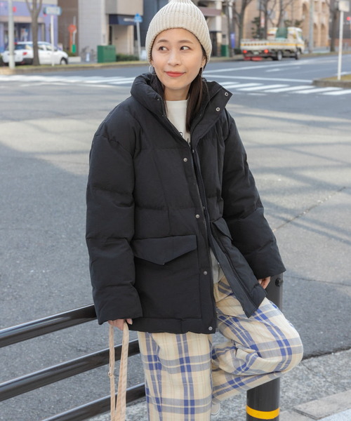 URBAN RESEARCH DOORS（アーバンリサーチドアーズ）の「スタンド中綿ブルゾン（ブルゾン・レディース・アイボリー/ブラック/チャコールグレー・MEDIUM）」の9枚目の写真