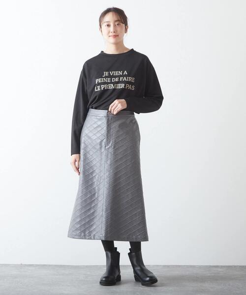 MELROSE claire(メルローズ クレール)の「品のある微光沢フェイクレザーキルティングスカート(スカート・レディース・カーキ/グレー/ホワイト・FREE)」の20枚目の写真
