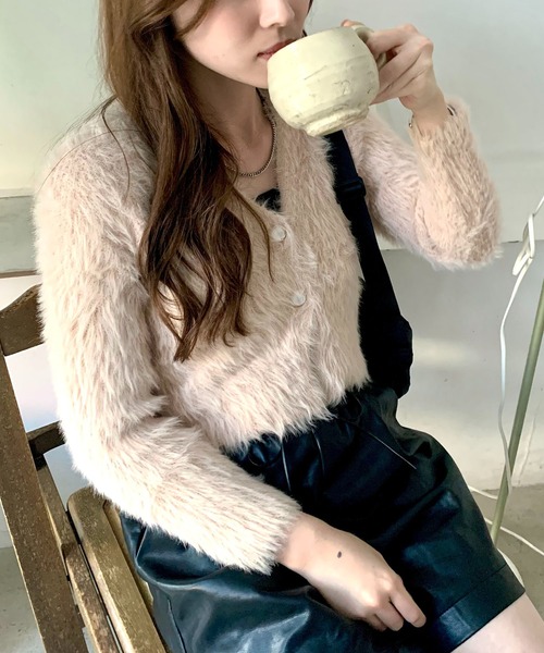 SHEPP(シープ)の「シャギー Vネック ショートカーディガン(カーディガン/ボレロ・レディース・ホワイト/ブラック/ベージュ/ピンク・FREE)」の13枚目の写真