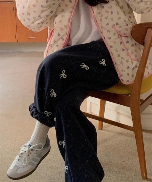 VIBGYOR（ヴィブジョー）の「【LAMPOON】リボンスエットパンツ（スウェットパンツ・レディース・ブラック/グレー/ピンク/ホワイト・FREE）」の2枚目の写真