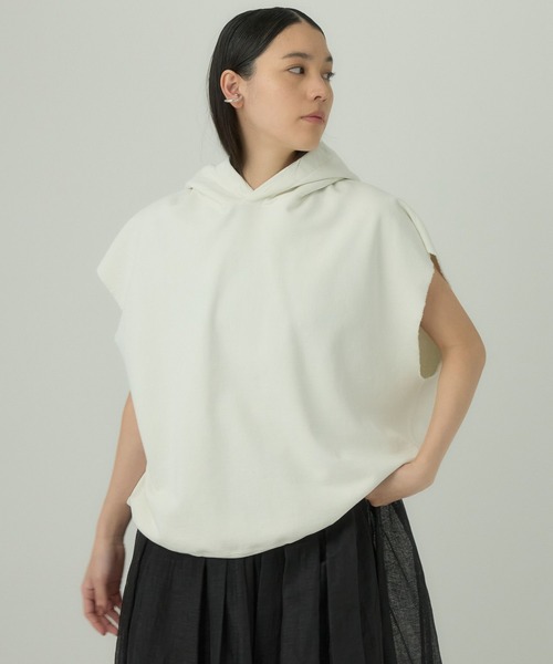 Chaos（カオス）の「Chaos(カオス)/【REMI RELIEF】別注ウラケノースリーブパーカー（パーカー・レディース・オフホワイト/ネイビー系・FREE）」の4枚目の写真