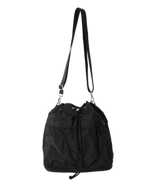 Te chichi TERRASSE(テチチテラス)の「巾着マルチバッグ(ハンドバッグ・レディース・ブラック/オフホワイト・F)」の4枚目の写真