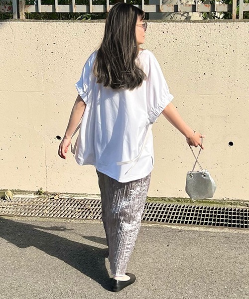 LBC(エルビーシー)の「袖ギャザーリボンチュニック(Tシャツ/カットソー・レディース・ホワイト/ブラック/ブルー/ベージュ・M)」の19枚目の写真