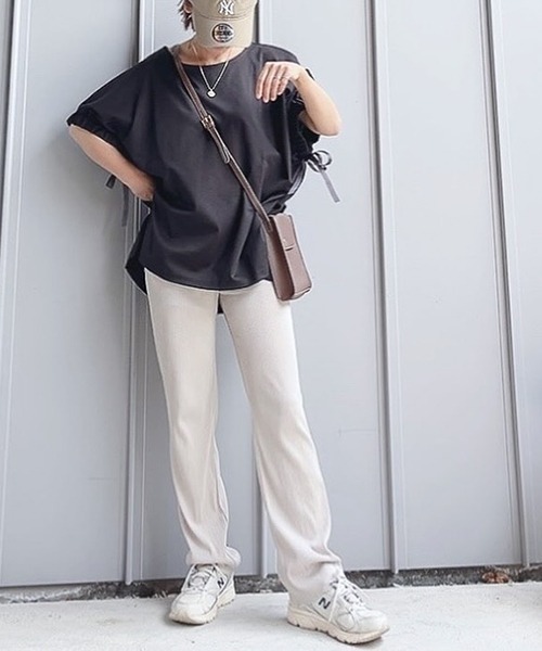 LBC(エルビーシー)の「袖ギャザーリボンチュニック(Tシャツ/カットソー・レディース・ホワイト/ブラック/ブルー/ベージュ・M)」の21枚目の写真