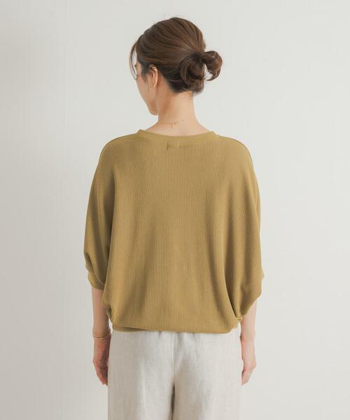 URBAN RESEARCH DOORS（アーバンリサーチドアーズ）の「タックフライスワイドTシャツ（Tシャツ/カットソー・レディース・チャコールグレー/ブラック/ネイビー/オフホワイト/ホワイト系その他/ナチュラル/イエロー系その他/ブラック系その他・MEDIUM）」の21枚目の写真