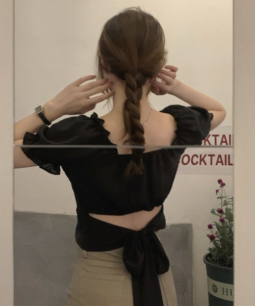 GLAMOROUS JANE(グラマラスジェーン)の「パフスリーブバックリボンクロップド丈トップス(Tシャツ/カットソー・レディース・ブラック/ブルー・FREE)」の7枚目の写真