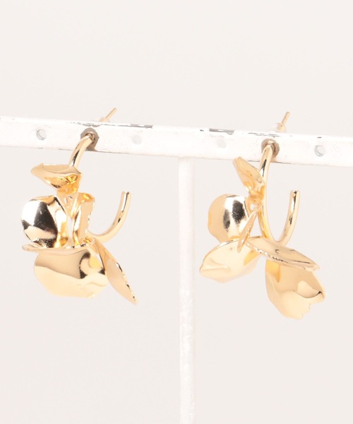 apres jour clair(アプレジュールクレア)の「【apres jour clair×ARIAZ】フラワーモチーフピアス(ピアス(両耳用)・レディース・ゴールド/シルバー・FREE)」の4枚目の写真
