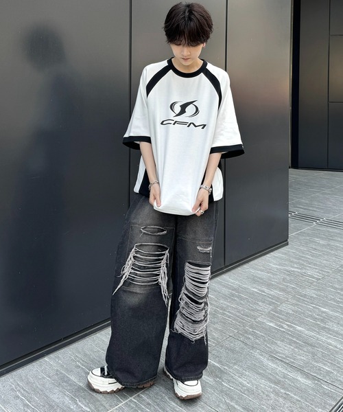 Confirm（コンファーム）の「25SS Y2K パイピングライン ロゴプリント ビッグシルエットTシャツ カットソー【Confirm】（Tシャツ/カットソー・メンズ・ホワイト系/ホワイト系1/ブラック系/ブラック系1/ブラック系その他/ホワイト系その他/ホワイト/ブラック・M/L）」の10枚目の写真