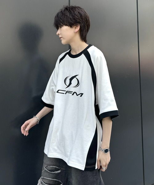 Confirm（コンファーム）の「25SS Y2K パイピングライン ロゴプリント ビッグシルエットTシャツ カットソー【Confirm】（Tシャツ/カットソー・メンズ・ホワイト系/ホワイト系1/ブラック系/ブラック系1/ブラック系その他/ホワイト系その他/ホワイト/ブラック・M/L）」の13枚目の写真