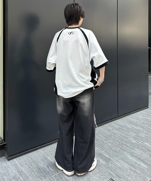 Confirm（コンファーム）の「25SS Y2K パイピングライン ロゴプリント ビッグシルエットTシャツ カットソー【Confirm】（Tシャツ/カットソー・メンズ・ホワイト系/ホワイト系1/ブラック系/ブラック系1/ブラック系その他/ホワイト系その他/ホワイト/ブラック・M/L）」の11枚目の写真