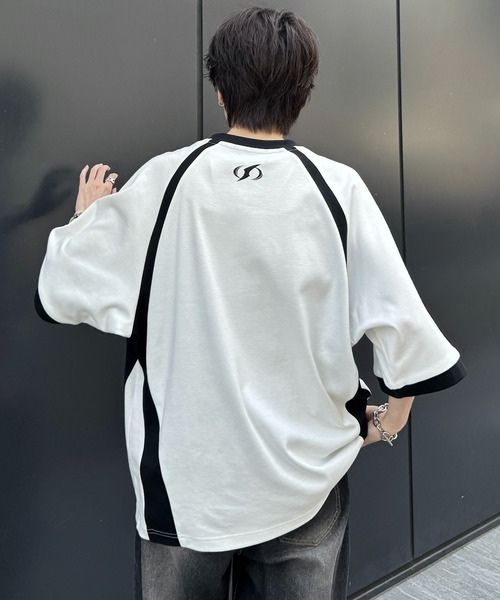 Confirm（コンファーム）の「25SS Y2K パイピングライン ロゴプリント ビッグシルエットTシャツ カットソー【Confirm】（Tシャツ/カットソー・メンズ・ホワイト系/ホワイト系1/ブラック系/ブラック系1/ブラック系その他/ホワイト系その他/ホワイト/ブラック・M/L）」の14枚目の写真