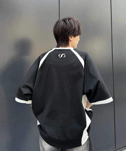 Confirm（コンファーム）の「25SS Y2K パイピングライン ロゴプリント ビッグシルエットTシャツ カットソー【Confirm】（Tシャツ/カットソー・メンズ・ホワイト系/ホワイト系1/ブラック系/ブラック系1/ブラック系その他/ホワイト系その他/ホワイト/ブラック・M/L）」の19枚目の写真